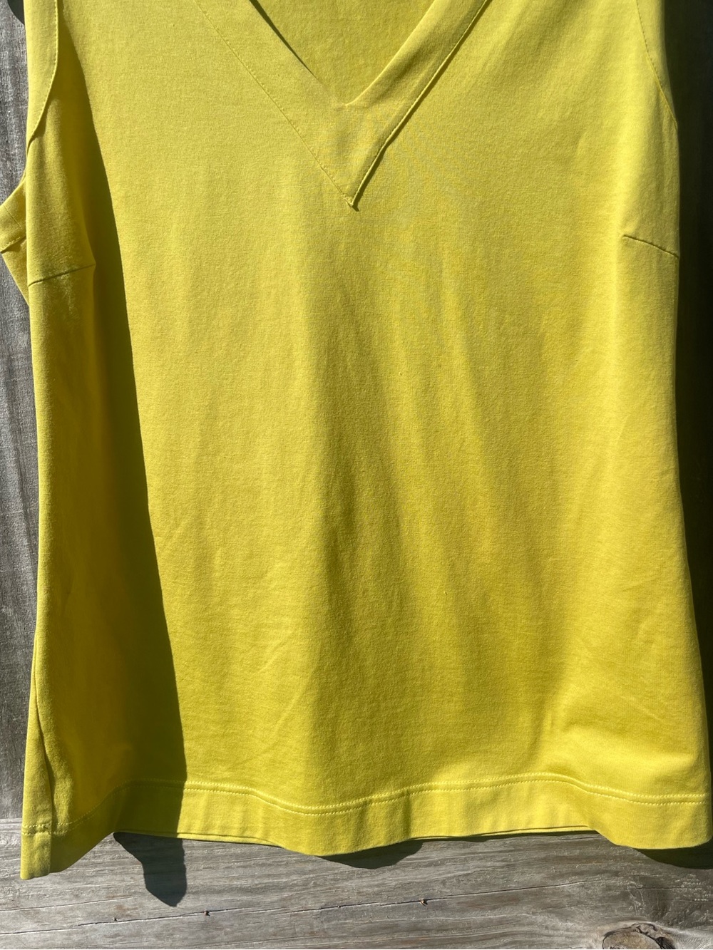 Akris Punto Bright Lime V-Neck Sleeveless Tank Sz 10 - Picture 3 of 9